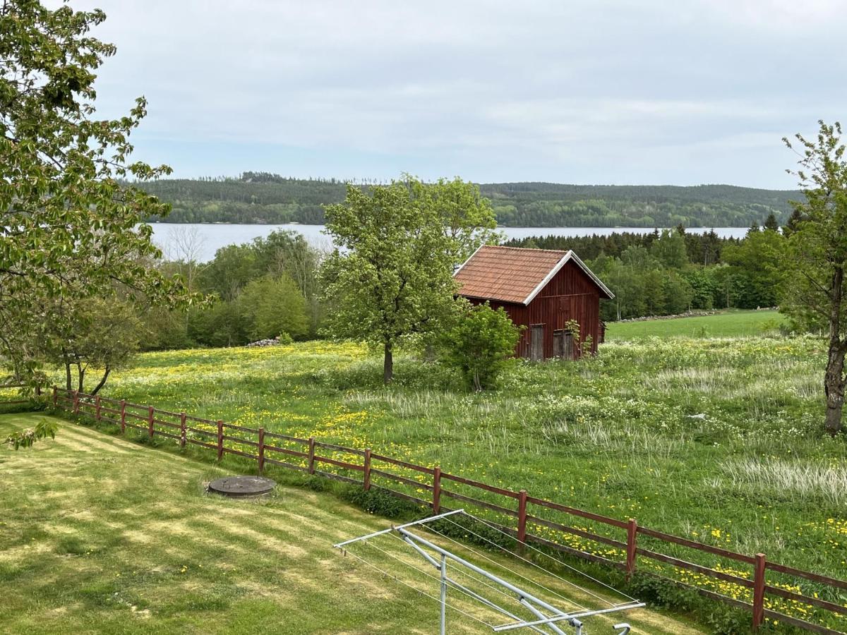 Cozy Red Cottage In The Countryside Outside Vimmerby Gullringen Exterior foto